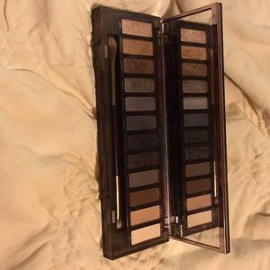 Urban Decay Smoky palette